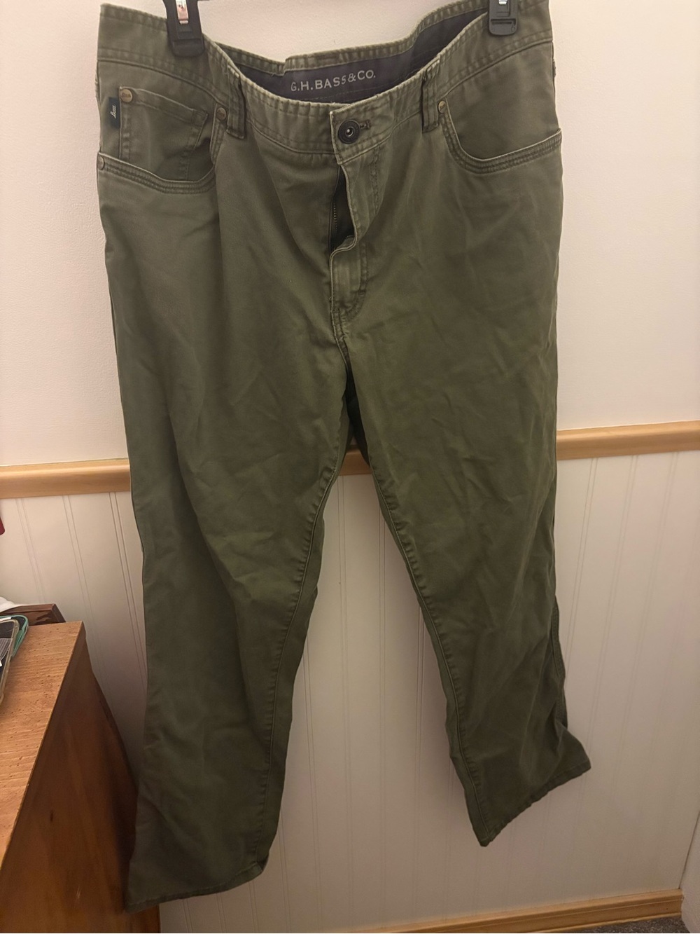 G.H. Bass & Co Mens 36x30 Olive Green Casual Chino Pants Straight Leg
